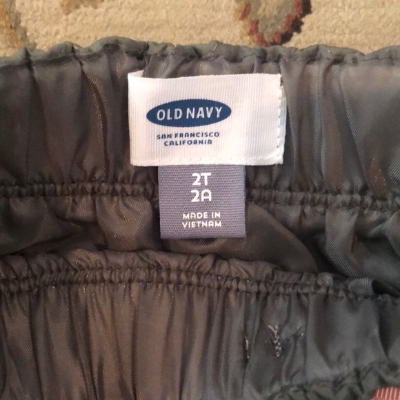 Quilted olive green skirt w pink bow 2T Old Navy - Picture 4 of 4